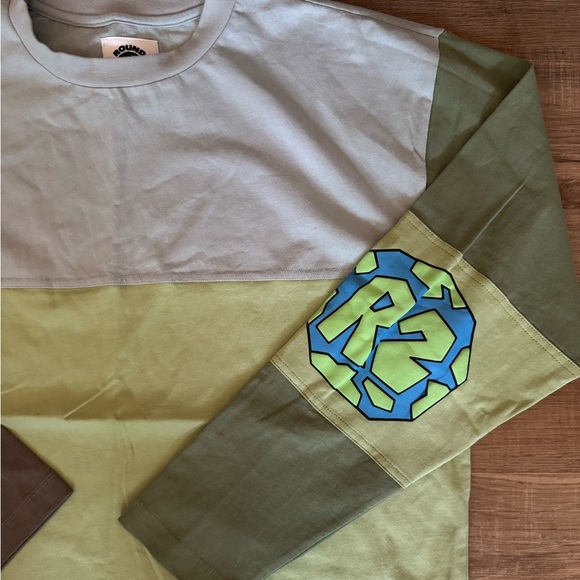 Round Two Long Sleeve Large - Picture 4 of 4